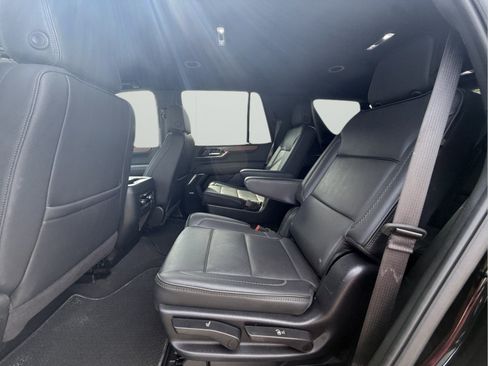 Used 2025 GMC Yukon Denali AWD/4WD image 7