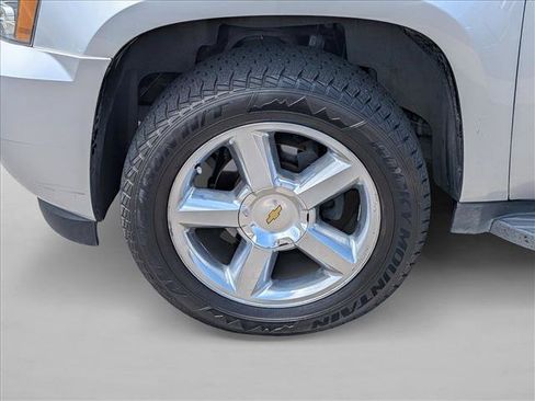 Used 2013 Chevrolet Suburban LTZ RWD image 15