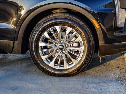 Used 2024 Cadillac XT4 Premium Luxury image 11