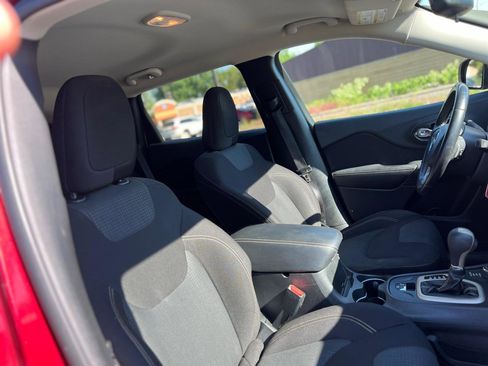 Used 2016 Jeep Cherokee Latitude AWD/4WD image 45
