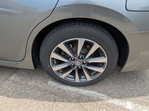 Used 2017 Nissan Altima 2.5 SL FWD image 9
