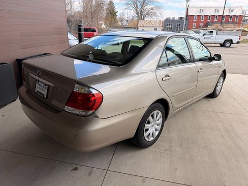 Used 2005 Toyota Camry LE image 7