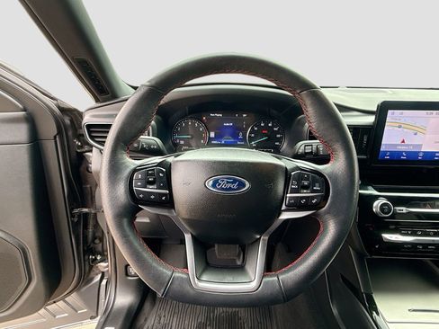 Used 2023 Ford Explorer ST-Line w/ Class IV Trailer Tow Package image 13