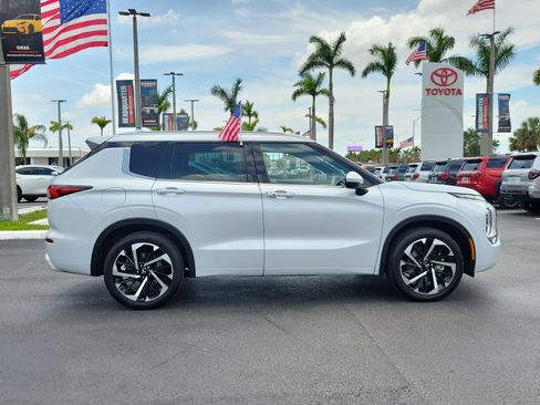 Used 2022 Mitsubishi Outlander SEL FWD image 13