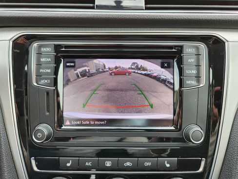 Used 2019 Volkswagen Passat 2.0T Wolfsburg w/ Wheels & Sunroof Package image 25