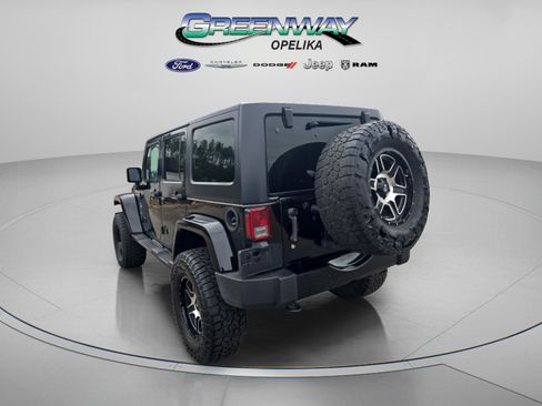 Used 2017 Jeep Wrangler Unlimited Sahara image 5