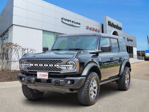 Used 2025 Ford Bronco Badlands AWD/4WD image 2
