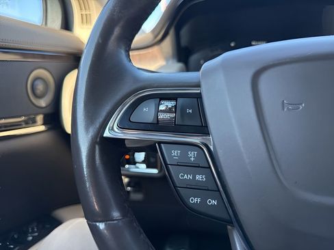 Used 2021 Lincoln Nautilus Reserve FWD image 17