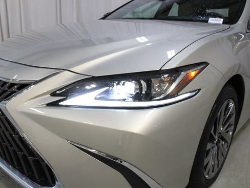 Used 2025 Lexus ES 350 w/ Technology Package FWD image 33