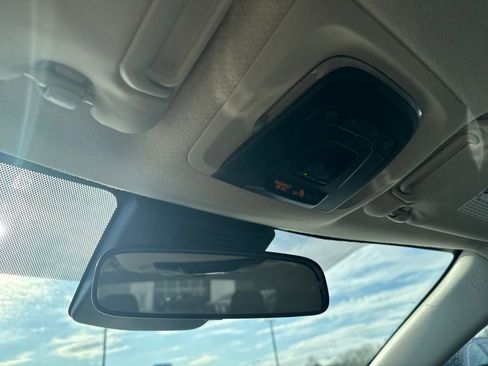 Used 2024 Toyota Corolla LE image 28