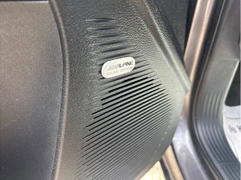 Used 2018 Dodge Challenger SXT Plus RWD image 11