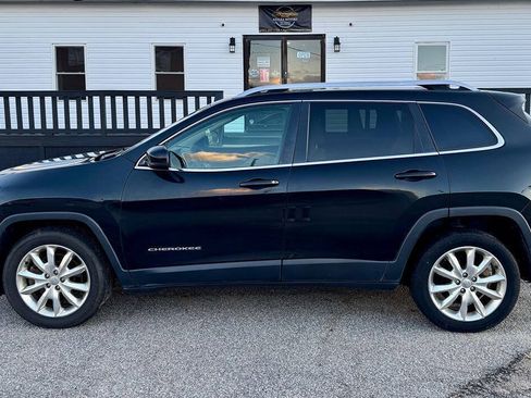 Used 2016 Jeep Cherokee Limited FWD image 4