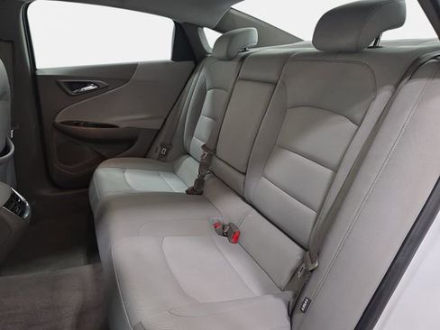 Used 2021 Chevrolet Malibu LT image 13