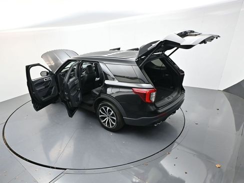 Used 2022 Ford Explorer ST image 36