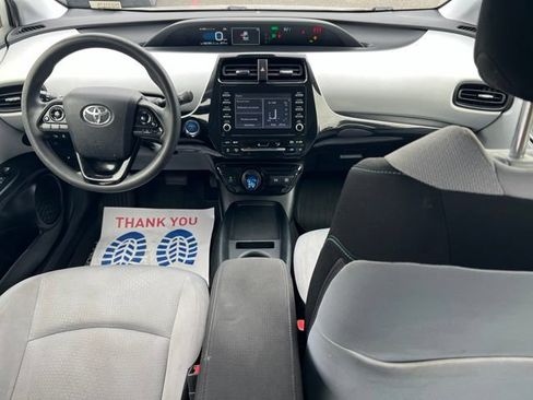 Used 2020 Toyota Prius LE AWD/4WD image 14