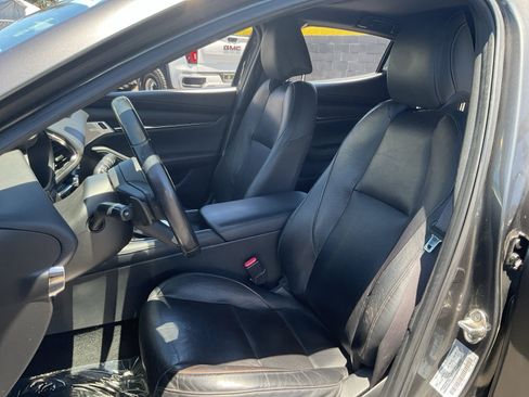 Used 2020 MAZDA MAZDA3 Hatchback w/ Premium Package FWD image 18