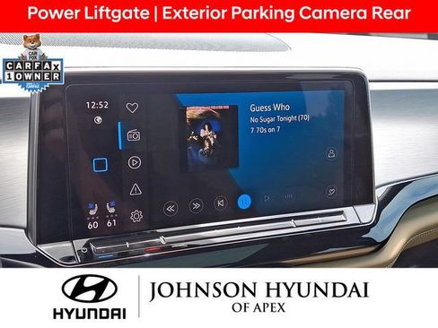 Used 2024 Volkswagen Atlas Cross Sport SE w/ Panoramic Sunroof Package FWD image 7