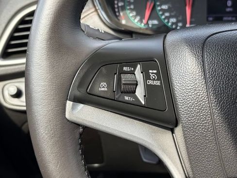 Used 2020 Chevrolet Trax LT AWD/4WD image 20