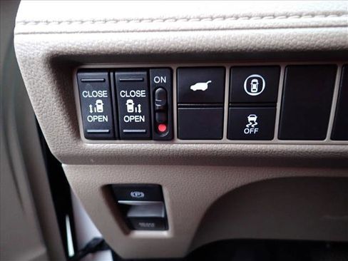 Used 2021 Honda Odyssey EX-L image 18