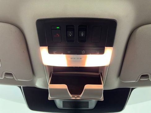 Used 2025 Nissan Pathfinder SV w/ SV Premium Package FWD image 35