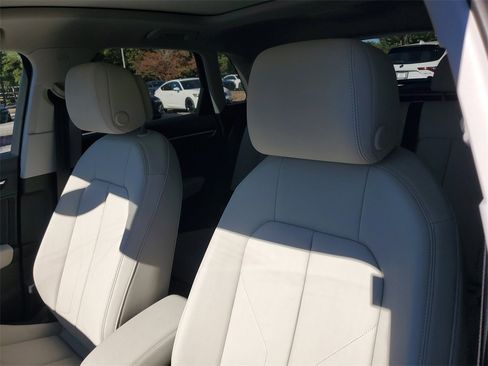 Used 2024 Audi Q3 2.0T Premium Plus image 19