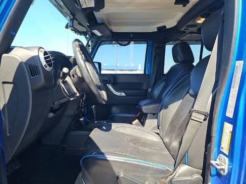 Used 2015 Jeep Wrangler Unlimited Sahara w/ Max Tow Package AWD/4WD image 8