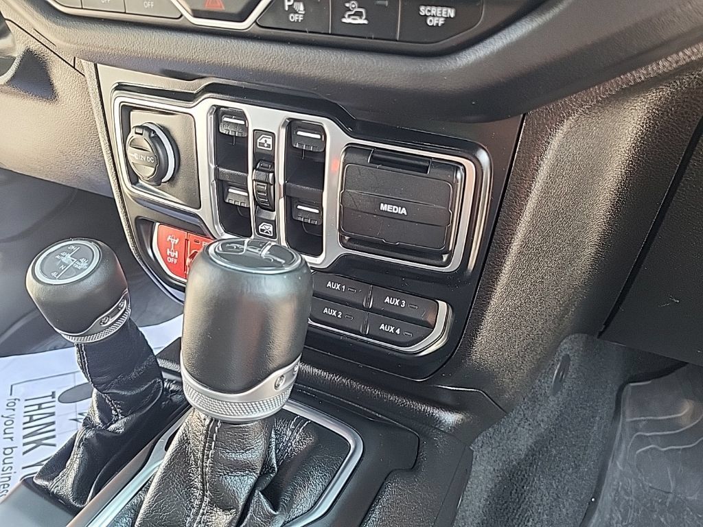 Used 2024 Jeep Gladiator Rubicon AWD/4WD image 22