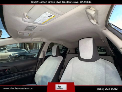 Used 2015 Toyota Prius C One image 17