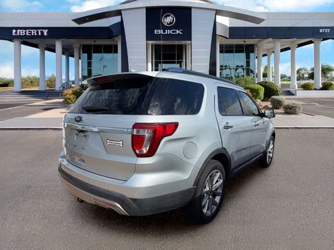 Used 2017 Ford Explorer Limited FWD image 3