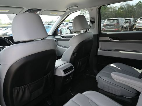 Used 2024 Hyundai Palisade SEL FWD image 23