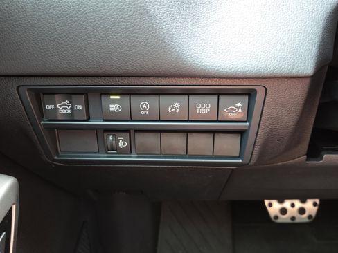 Certified 2025 Toyota Tundra Limited w/ TRD Off-Road Package AWD/4WD image 17