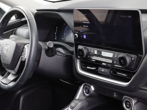 Used 2024 Toyota Grand Highlander XLE image 22