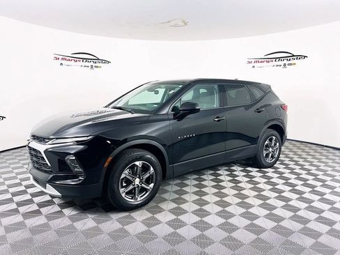 Used 2025 Chevrolet Blazer LT AWD/4WD image 4