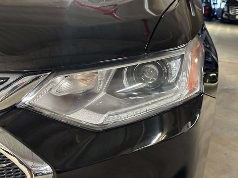 Used 2021 Chevrolet Traverse LT AWD/4WD image 8