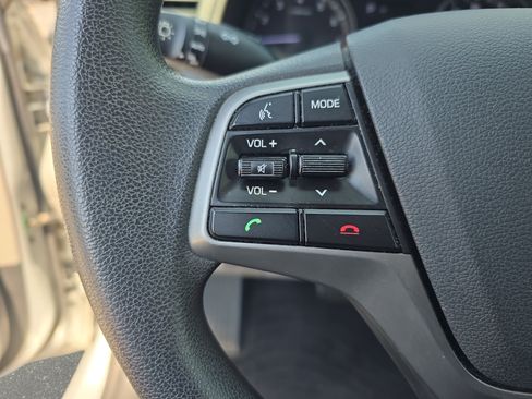 Used 2018 Hyundai Elantra SEL FWD image 16