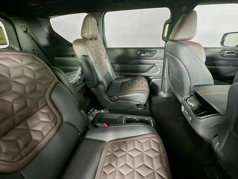New 2026 Nissan Armada Platinum w/ Accent Package AWD/4WD image 36