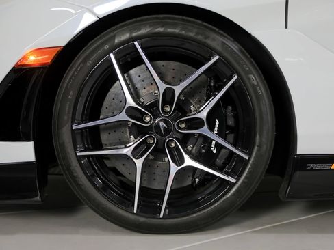 Used 2022 McLaren 765LT RWD image 21
