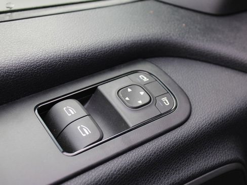 Used 2023 Mercedes-Benz Sprinter 4500 image 22