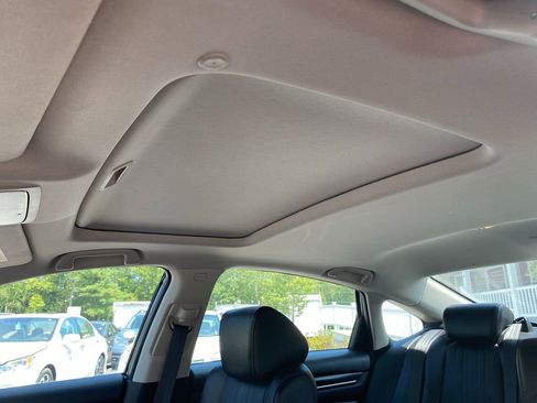 Used 2020 Honda Accord Touring image 23