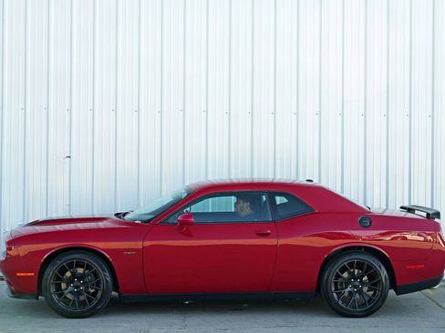 Used 2015 Dodge Challenger R/T w/ Quick Order Package 22B R/T image 36