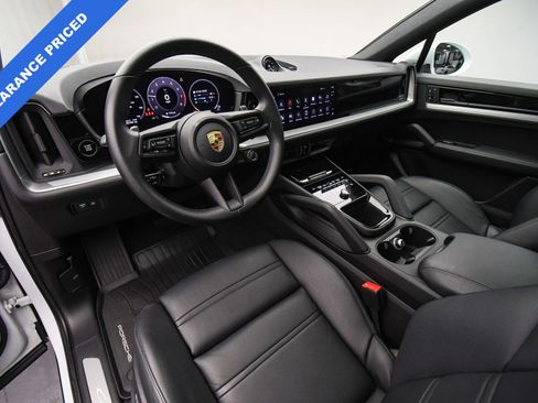Used 2024 Porsche Cayenne Coupe image 12