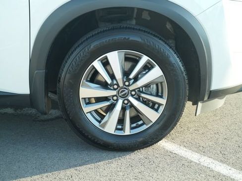 Used 2025 Nissan Pathfinder SL AWD/4WD image 47