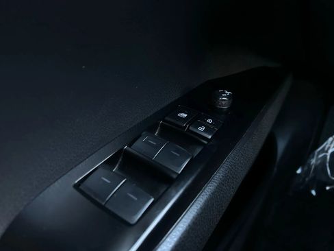 Used 2025 Toyota Camry LE image 11