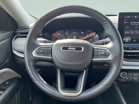 Used 2022 Jeep Compass Latitude image 26