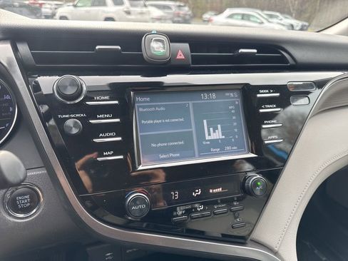 Used 2019 Toyota Camry SE image 4