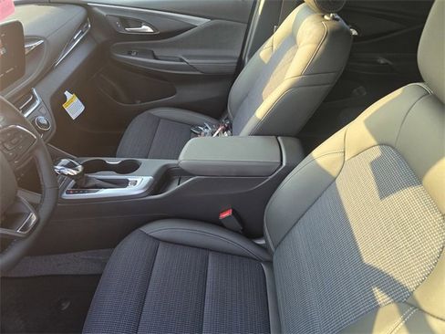 New 2026 Buick Envista Preferred image 17