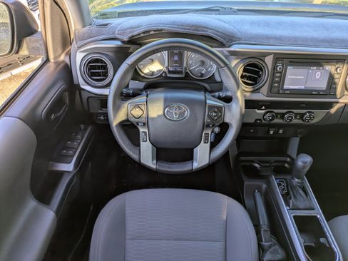 Used 2019 Toyota Tacoma SR5 image 17