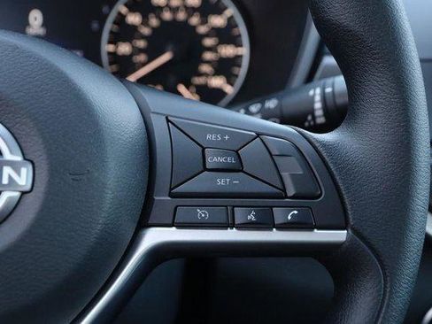 Used 2025 Nissan Altima 2.5 SV image 12