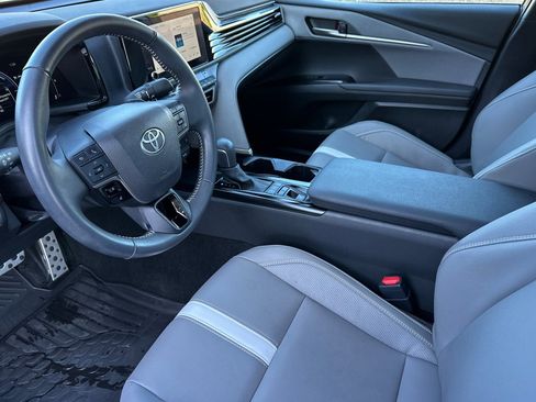 Used 2025 Toyota Camry SE w/ Convenience Package FWD image 7