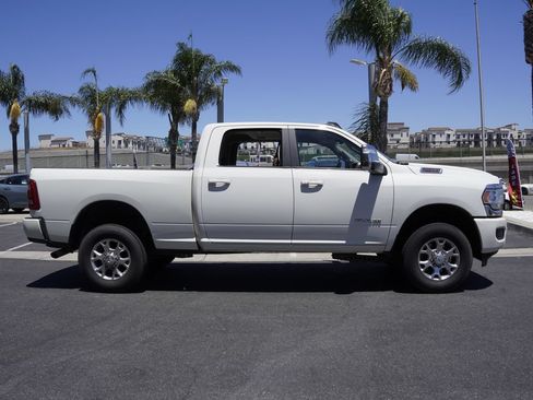 Used 2023 RAM 2500 Laramie AWD/4WD image 3